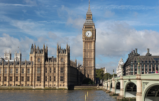 Inglaterra pode ter restrições de viagens entre cidades nos próximos meses