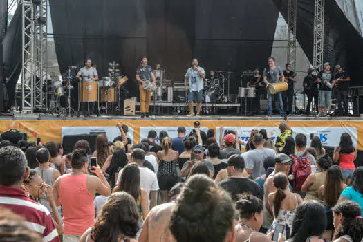 Inimigos da HP agitam o público no segundo dia do Festival de Verão do Riacho Grande