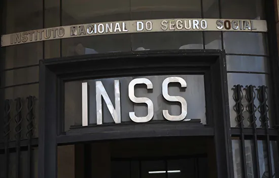 Paralisação de concursos gerou ‘apagão’ no INSS