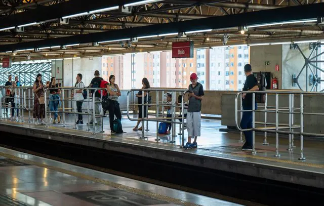 Instalação de Portas de Plataforma na estação Pedro II altera operação na Linha 3-Vermelha