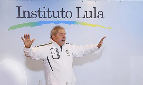 Em vídeo, Lula afirma que “povo quer mais democracia e ética”