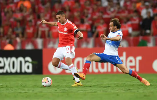 Grêmio e Internacional entram em campo para encerrar primeira fase da Libertadores