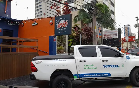 Fiscalização Ambiental do Semasa interdita bar na Rua das Bandeiras