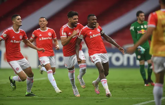 Internacional vence Bragantino em casa e abre distância na liderança do brasileirão