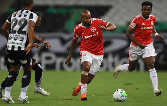 Internacional vence Ceará e assume a vice-liderança do brasileirão