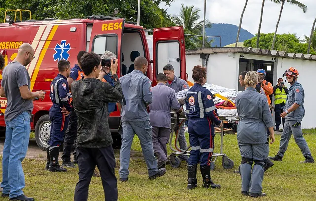 Cinco pessoas estão internadas em estado grave em São Sebastião após chuvas