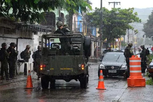 Terceiro dia de megaoperação no Rio mira transporte clandestino