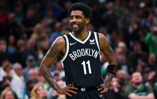 Brooklyn Nets suspende Kyrie Irving por 5 jogos por apoiar filme antissemita