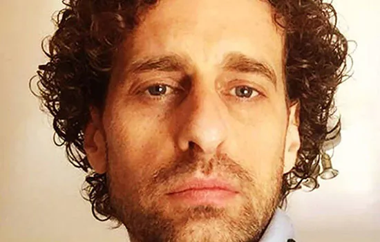 Ator Isaac Kappy comete suicídio aos 42 anos