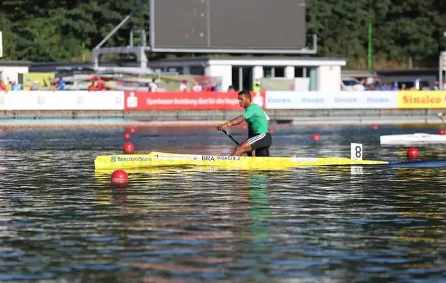 Isaquias Queiroz e mais quatro atletas brasileiros avançam no Mundial de Canoagem