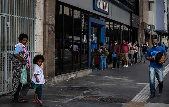 Mortes por coronavírus em SP chegam a 1.093; isolamento volta a cair