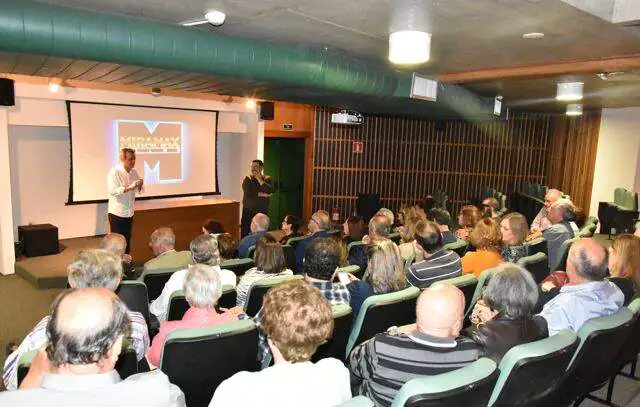 Sociedade Cultural Ítalo-Brasileira promove sessão de cinema para associados