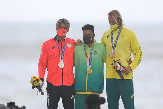 No quinto dia das olimpíadas Brasil ganha ouro no surfe e bronze na natação