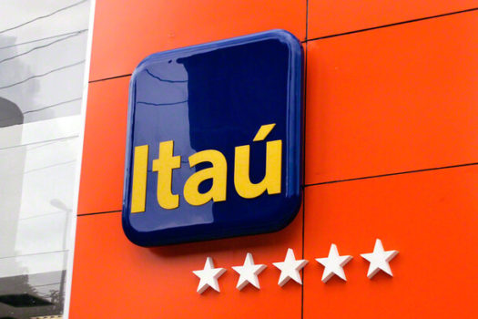 Itaú enfrenta crise interna após ex-diretor financeiro desviar R$ 10,4 milhões