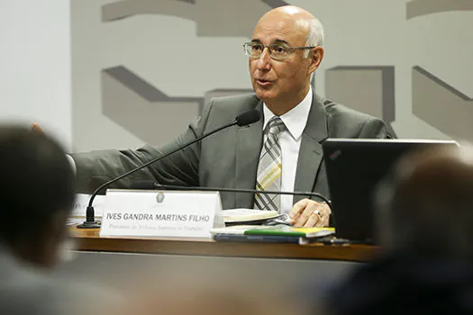 TST multa sindicatos da Petrobras em R$ 500 mil por greve