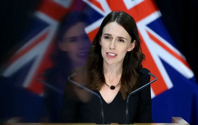 Jacinda Ardern deixa cargo de primeira-ministra e é aplaudida na Nova Zelândia