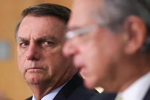 Bolsonaro faz ameaça de ‘ação dura’ e Luiz Fux pede explicações