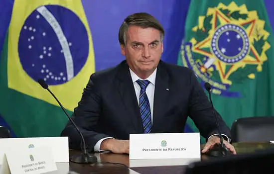 Live da Semana: Bolsonaro diz que nunca se referiu à covid-19 como “gripezinha”