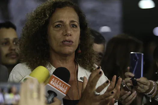 Jandira Feghali fala sobre crise envolvendo Moro durante debate sobre Previdência