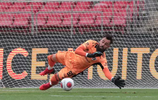 Jandrei se recupera após um mês sem jogar e viaja com o São Paulo para Minas