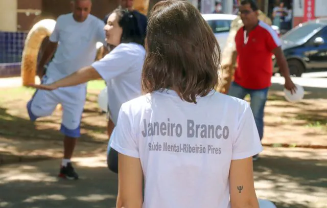 Ribeirão Pires realizou conscientização do janeiro branco na Praça Vila do Doce