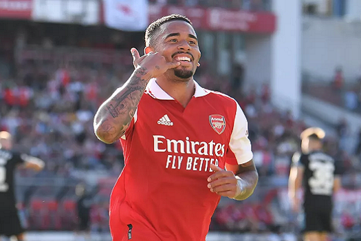 Gabriel Jesus marca três gols em goleada do Arsenal sobre o Sevilla por 6 a 0