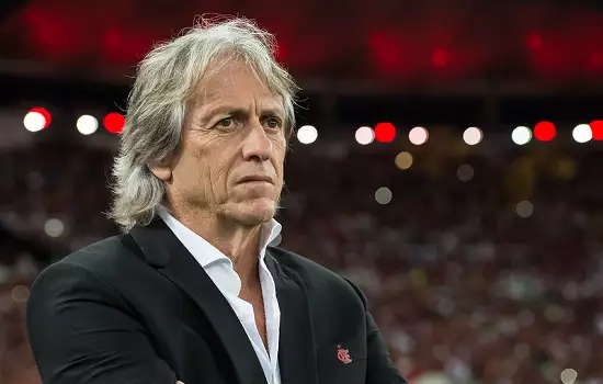 Jorge Jesus acaba com polêmicas em chegada a Portugal: “Não volto ao Brasil”