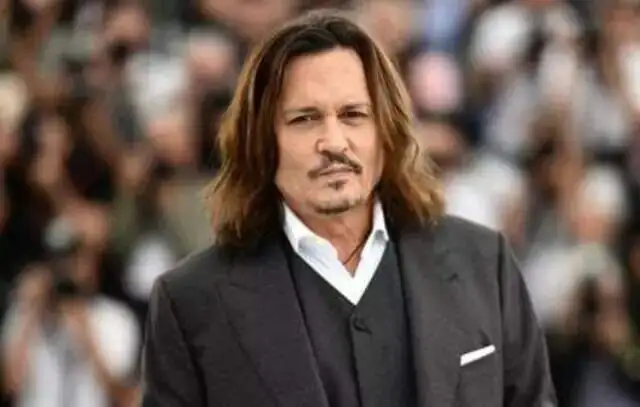 Johnny Depp é encontrado desacordado em hotel e banda cancela shows