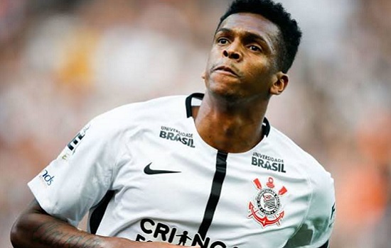 Jô volta aos treinos e Corinthians se prepara para enfrentar Red Bull Bragantino