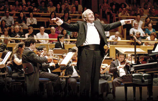 Maestro João Carlos Martins faz concerto gratuito no Teatro CIEE