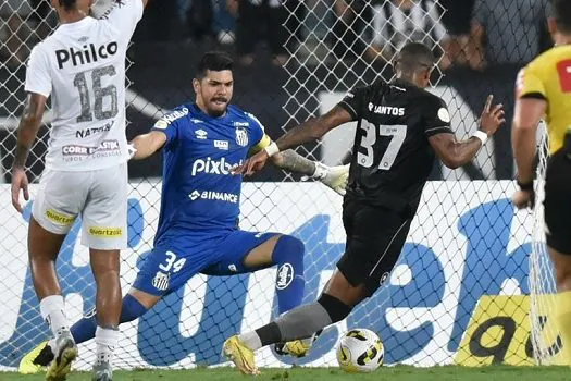 Santos irrita João Paulo: “Não pode fazer um jogo sem dar chute no gol”