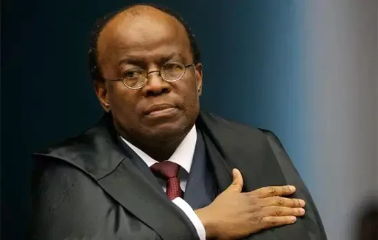 Joaquim Barbosa diz que está ‘livre