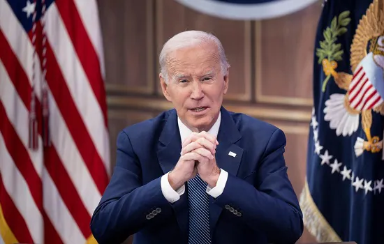 Biden diz que democracia não está garantida e critica narrativa de fraude