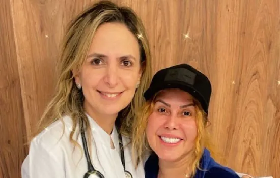 Joelma recebe alta após internação por edema e celebra dançando