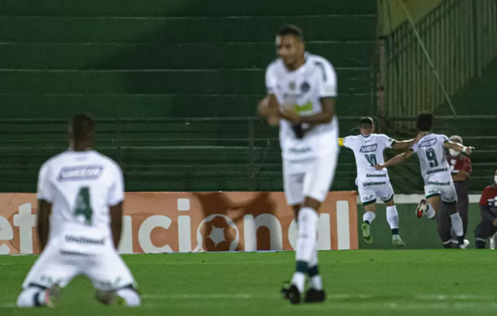 Série B: Goiás vence Guarani por 2 a 0 e está de volta à primeira divisão