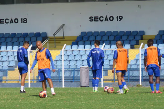 São Caetano segue rotina de treinos