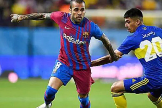 Barcelona informa que Daniel Alves e Jordi Alba estão recuperados da covid-19