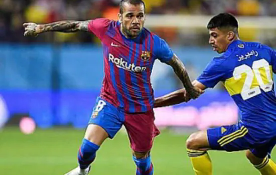 Barcelona informa que Daniel Alves e Jordi Alba estão recuperados da covid-19