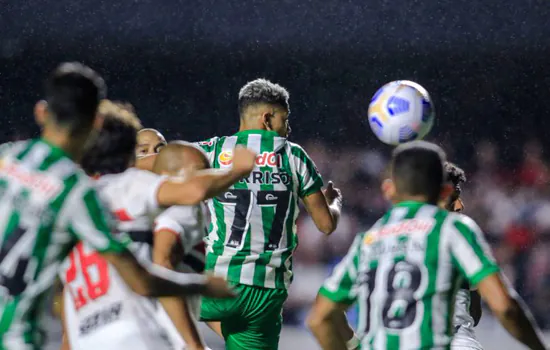 Campeonato Brasileiro: São Paulo e Athletico-PR garantem permanência na Série A