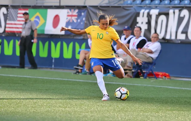 Programas do Governo Federal e da CBF fortalecem o futebol feminino