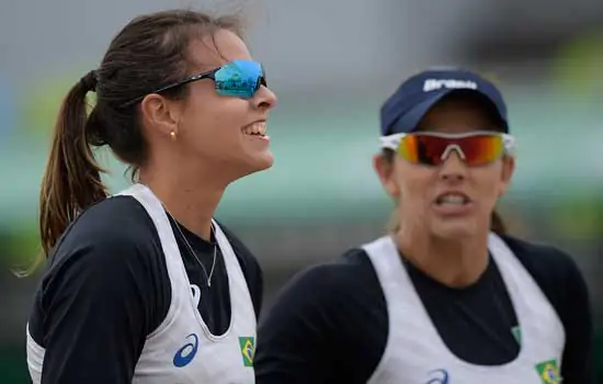 Carol Horta e Ângela são superadas na semifinal e buscam o bronze