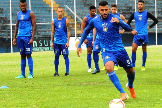 Azulão inicia batalha pelo acesso contra o XV de Piracicaba