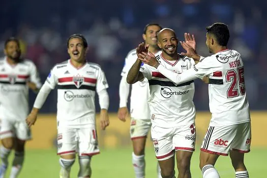 São Paulo triunfa e se garante nas oitavas da Sul-Americana