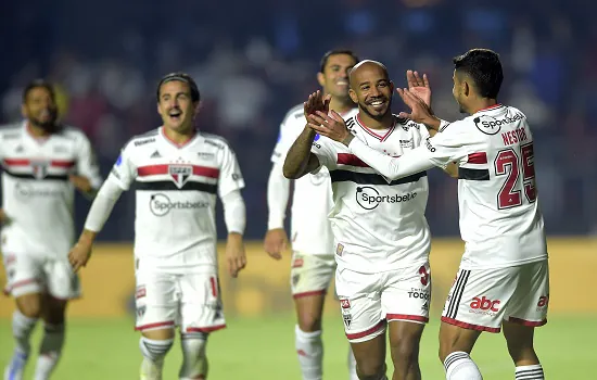 São Paulo triunfa e se garante nas oitavas da Sul-Americana