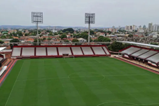 Atlético-GO recebe o lanterna Chapecoense em Goiânia