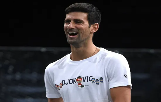 Djokovic vence de virada em Wimbledon e chega ao heptacampeonato