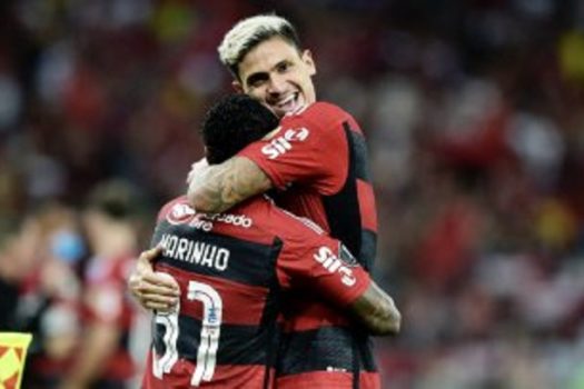 Com dois de Pedro, Flamengo vence a primeira na Libertadores 2023