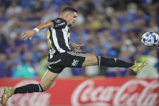 Atlético-MG empata e fica perto da fase de grupos da Libertadores