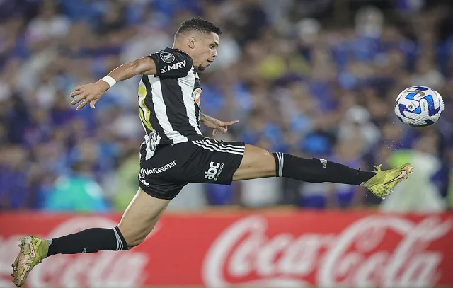 Atlético-MG empata e fica perto da fase de grupos da Libertadores