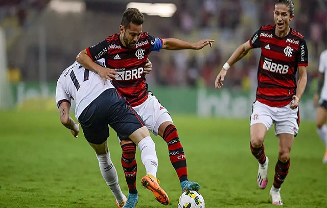 Flamengo recebe Athletico-PR no Maracanã